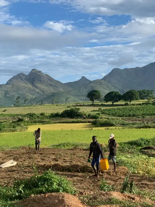 Forage et réparation de pompes à eau dans les villages isolés