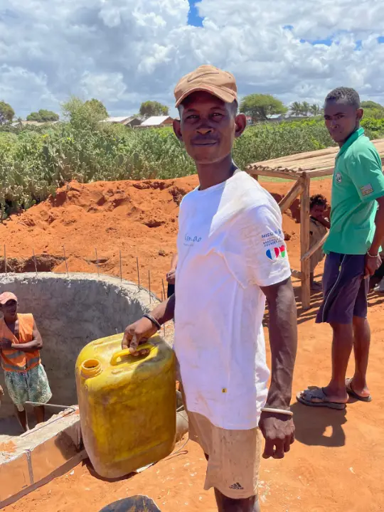 Construction d’une cuve de stockage d’eau à Sevohipoty (Androy) Madagascar