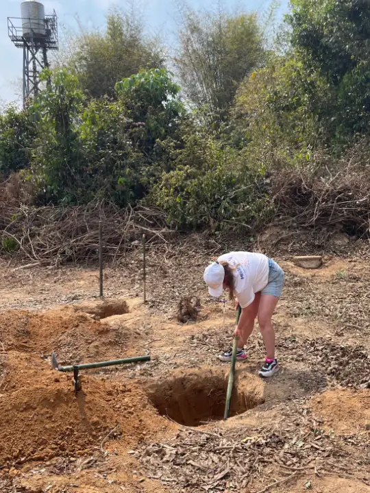 Une cuve pour faire face à la sécheresse dans un village du Laos