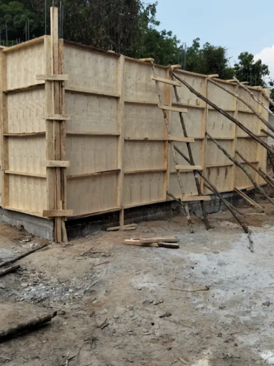 Une cuve pour faire face à la sécheresse dans un village du Laos